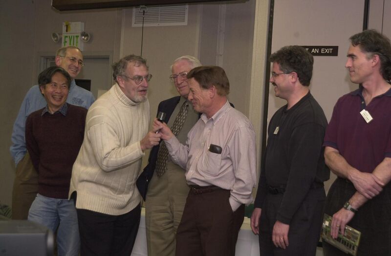 File:Homebrew Computer Club reunion 2001.jpg