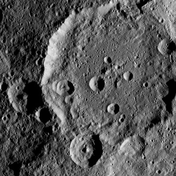 File:PIA19888-Ceres-DwarfPlanet-Dawn-3rdMapOrbit-HAMO-image12-20150821.jpg