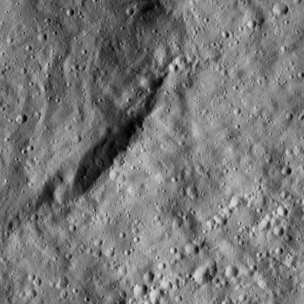 File:PIA20389-Ceres-DwarfPlanet-Dawn-4thMapOrbit-LAMO-image35-20160102.jpg