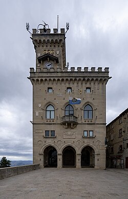 Palazzo Pubblico - esterno.jpg