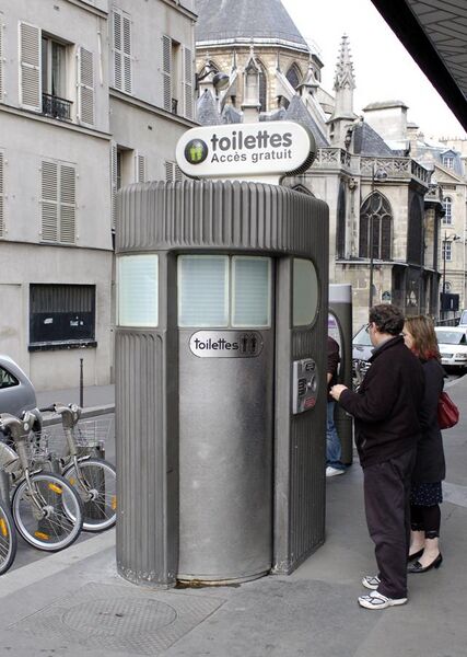 File:Paris-France-Pay-Toilet.jpg