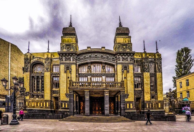 File:Azerbaijan State Academic Opera and Ballet Theatre main façade, 2015.jpg