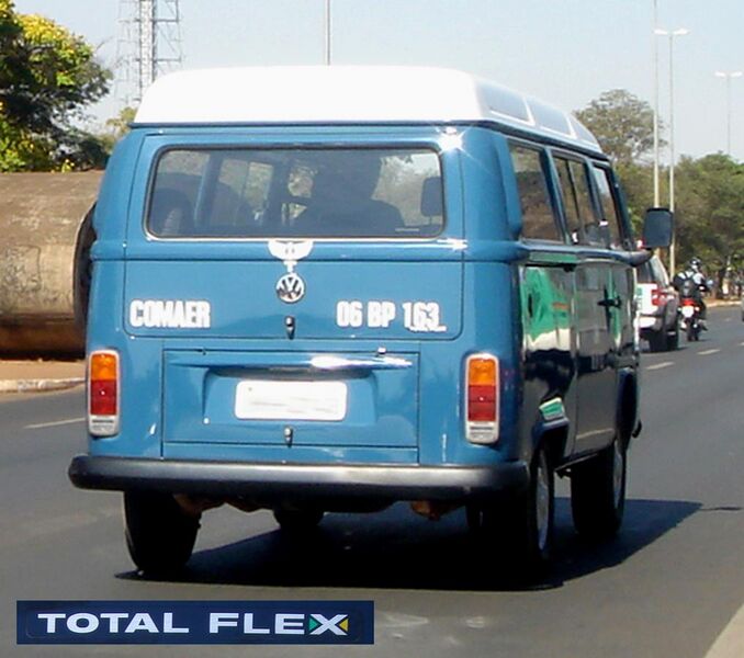 File:BSB Flex cars 118 09 2008 VW Kombi Total Flex with logo blur.jpg