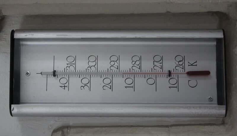 File:CelsiusKelvinThermometer.jpg
