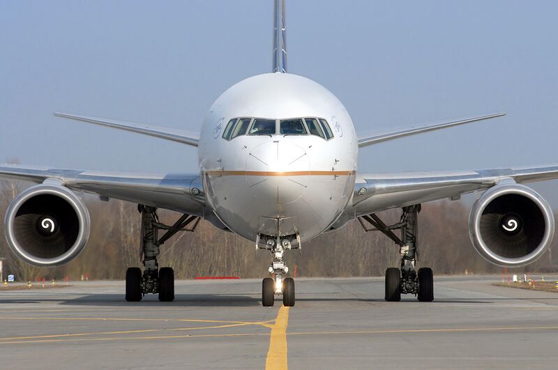 File:Continental Airlines Boeing 767-400ER Wallner.jpg