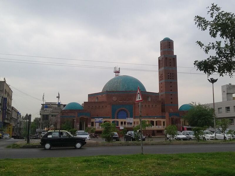 File:Dewan Masjid Islamabad.jpg