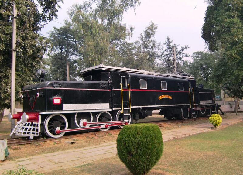 File:Indian electric locomotive 4502.jpg