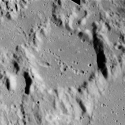 Lindsay crater AS16-M-0977.jpg