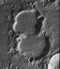 Main and Challis craters 4128 h3.jpg