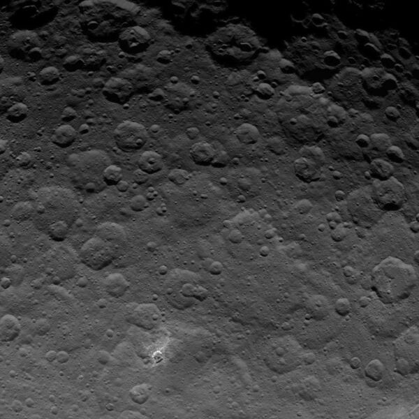File:PIA19581-Ceres-DwarfPlanet-Dawn-2ndMappingOrbit-image13-20150609.jpg