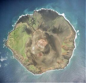 Tori-Shima Island of Izu-Islands Aerial photograph.2001.jpg