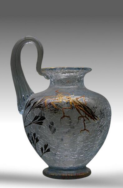 File:Vase-craquele-Emile-Galle-vers-1880-decor-mante-religieuse-cigale-1301.jpg