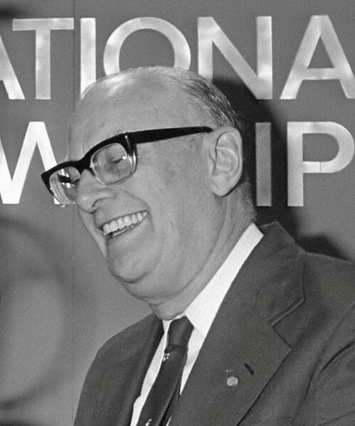 File:Arthur C. Clarke (1982).jpg