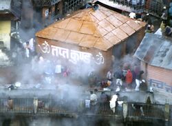 Badrinath-taptkund.jpg