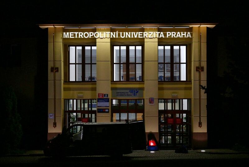 File:Metropolitní univerzita Praha 10 6.jpg