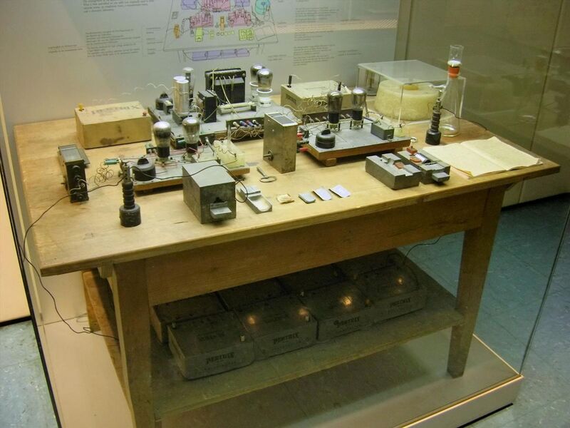 File:Nuclear Fission Experimental Apparatus 1938 - Deutsches Museum - Munich.jpg