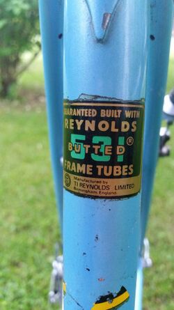 A Reynolds 531 product decal on a bicycle frame.