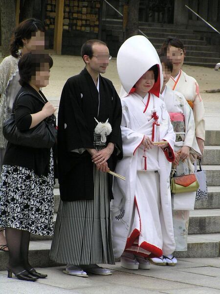 File:Wedding of shinto Minatogawa-jinja 湊川神社 5050526a.jpg