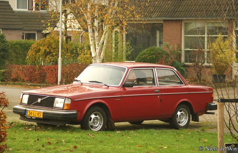 File:1980 Volvo 242 (11097249906).jpg