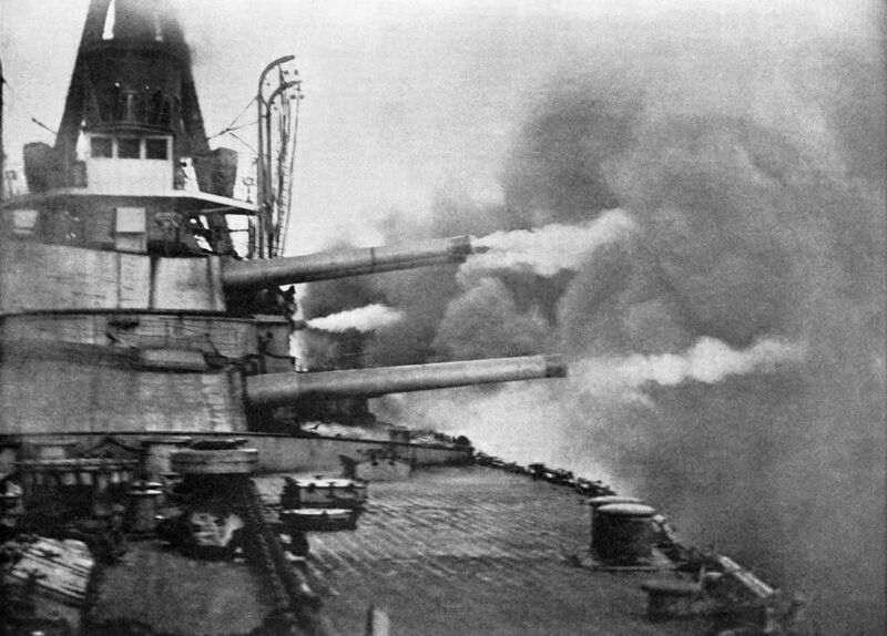 File:Brazilian battleship Minas Geraes firing a broadside.jpg
