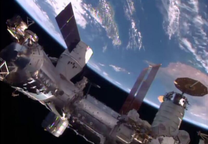 File:Dragon and Cygnus docked on ISS.jpg
