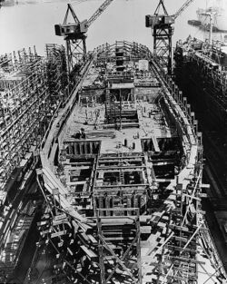 Liberty ship construction 09 lower decks.jpg