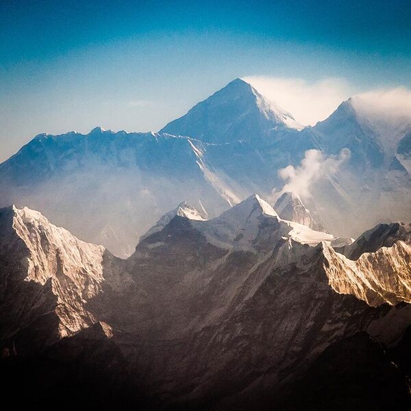 File:Mount Everest morning.jpg