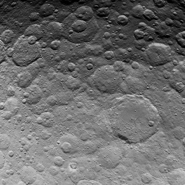 File:PIA19610-Ceres-DwarfPlanet-Dawn-2ndMappingOrbit-image37-20150624.jpg