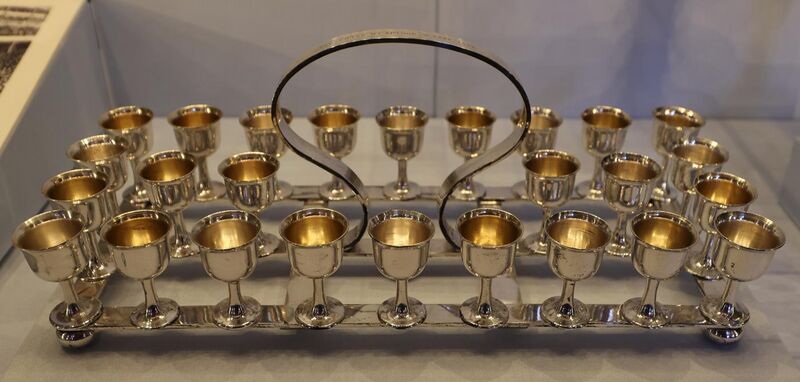 File:Set of communion cups 1920.JPG