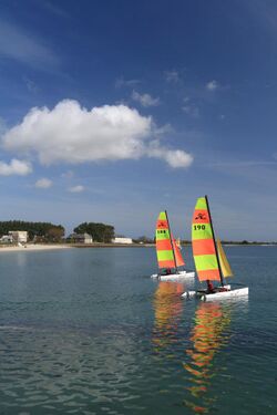 St-Vaast Catamaran Wikimedia Commons.jpg