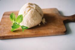 Vanilla ice cream with mint