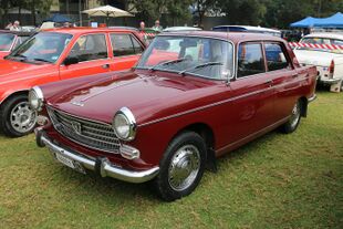 1969 Peugeot 404 sedan (28295240103).jpg