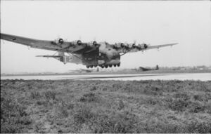 Bundesarchiv Bild 101I-596-0367-05A, Flugzeug Me 323 Gigant.jpg