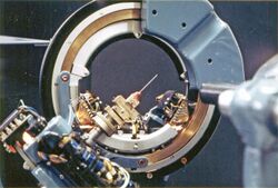 Close-up of the crystal mounted on a Hilger and Watts Y290 diffractometer.jpg