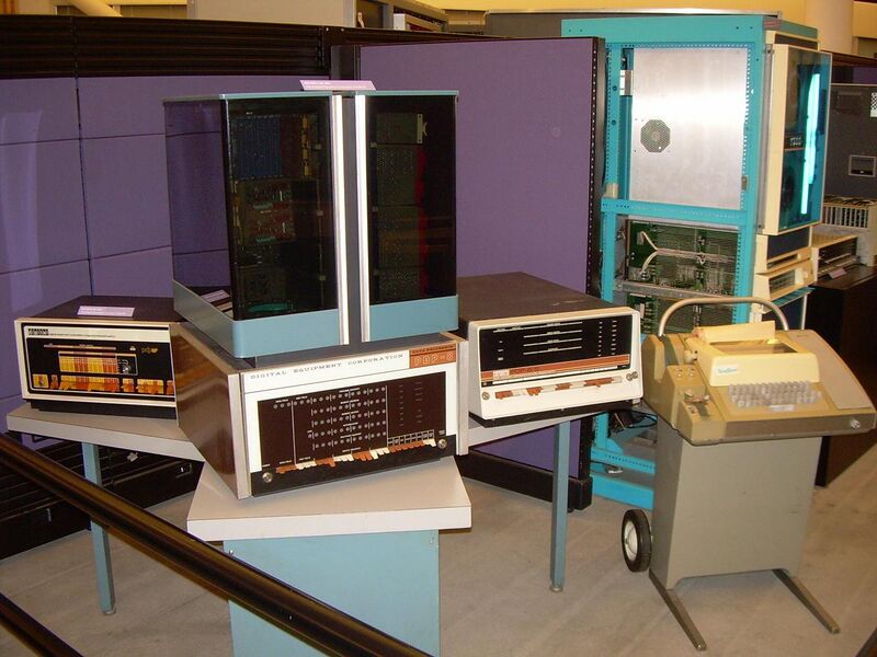 File:DEC PDP-8 family - PDP-8F (1972), PDP-8 (1965), PDP-8S (c.1966) - and Teletype ASR-33 (1964), on the side of Data General Eclips (1974) & Nova (1969) - Computer History Museum (2007-11-10 23.08.07 by Carlo Nardone).jpg