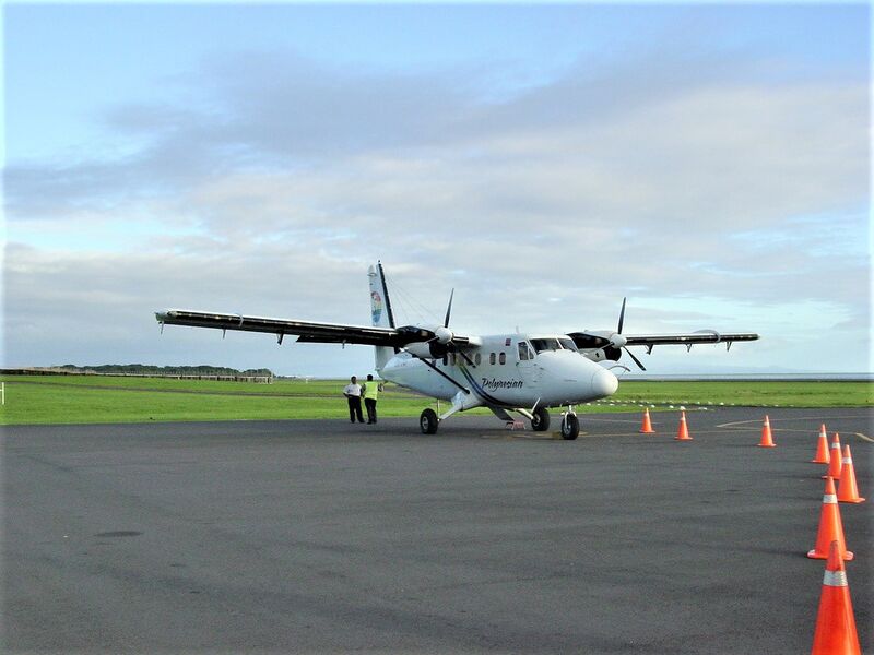 File:Samoa - flight from Apia to Niue.jpg