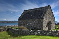 St. Oran's Chapel, Iona 2017-05-19.jpg