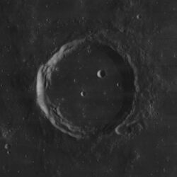 Marius crater 4150 h2.jpg