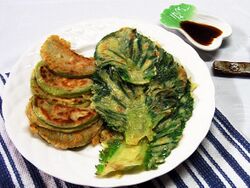 Mujeon and bomdong-jeon.jpg