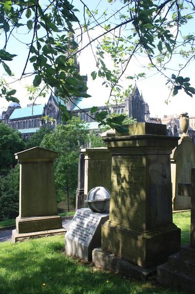 File:The Thomson family grave and memorial, Glasgow Necropolis.jpg