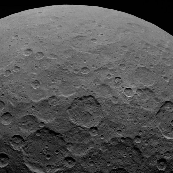 File:Toharu crater.jpg