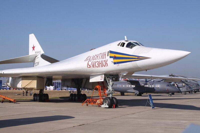 File:19 Red - RF-94113 Tupolev Tu-160 Russian Air Force (8019189136).jpg