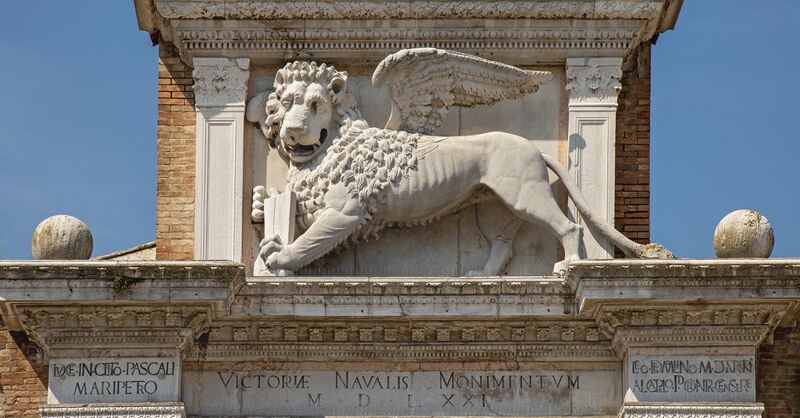 File:Arsenale (Venice) - The Lion of Venice on the pediment of the arsenal.jpg