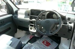 Hijet-CNGinterior.jpg