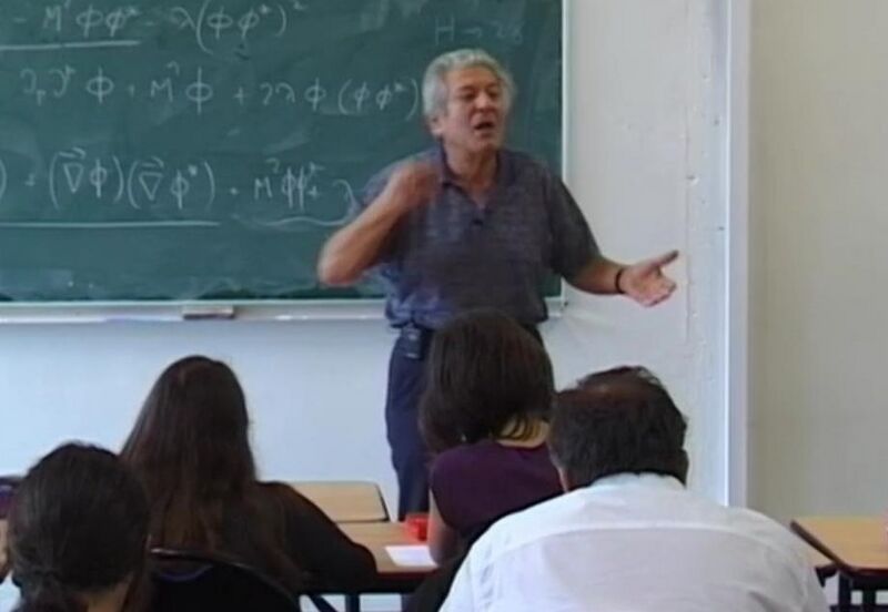 File:Jean Iliopoulos (Ecole Normale Supérieure) - Philippe Binant Archives.jpg
