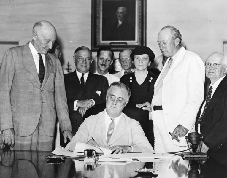 File:Signing Of The Social Security Act.jpg