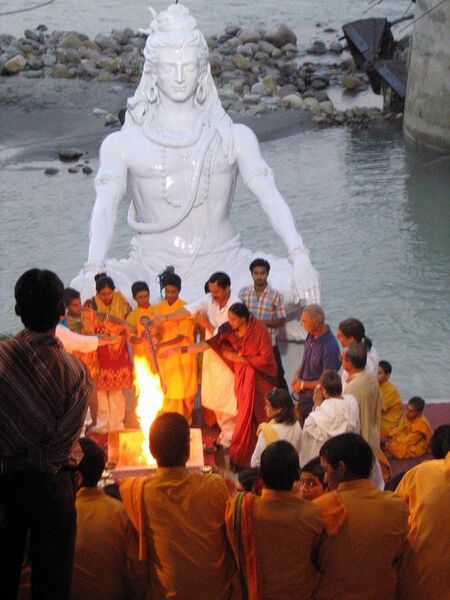 File:A havan ceremony on the banks of Ganges, Muni ki Reti, Rishikesh.jpg