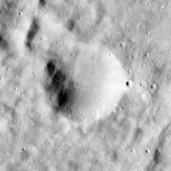 Babakin crater AS15-M-1035.jpg