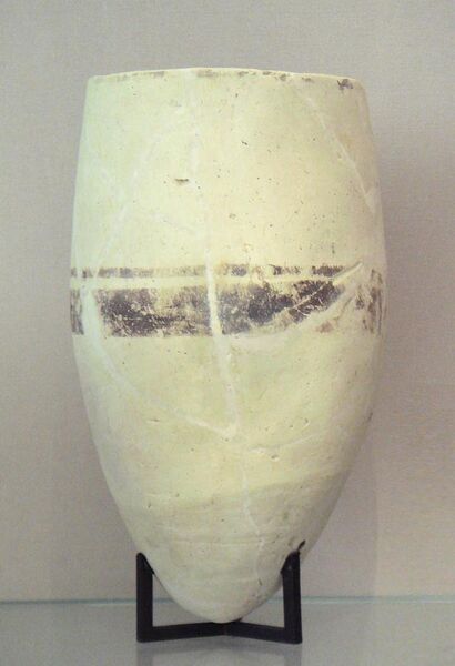 File:Ubaid IV pottery gobelet 4700-4200 BC Tello, ancient Girsu. Louvre Museum.jpg