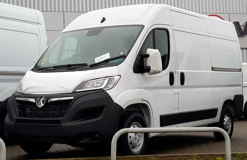 File:2021 Vauxhall Movano Edition 2.2 (Front).png